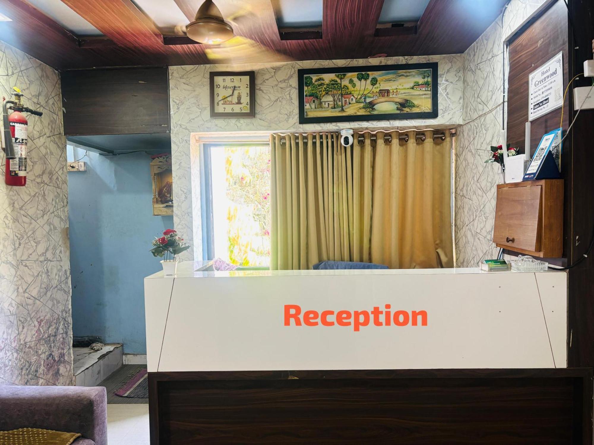 Hotel Greenwood Amhedabad Dış mekan fotoğraf